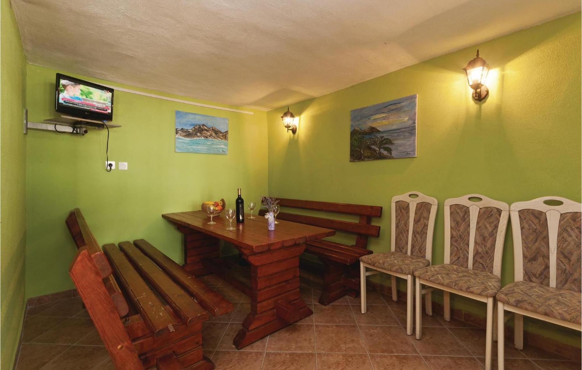 Pet Friendly Apartment In Pakostane With Kitchen Екстериор снимка