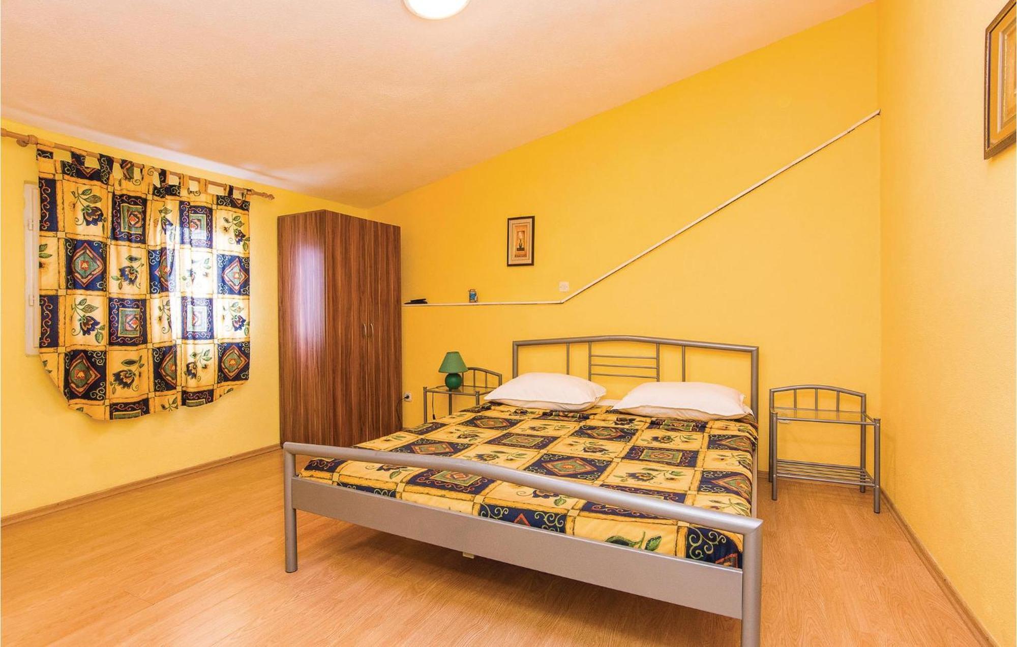 Pet Friendly Apartment In Pakostane With Kitchen Екстериор снимка