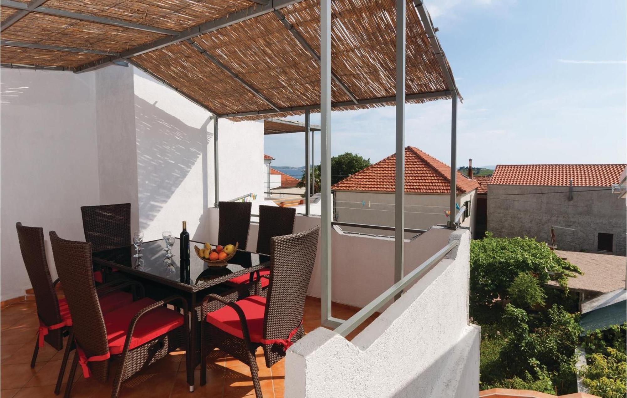 Pet Friendly Apartment In Pakostane With Kitchen Екстериор снимка